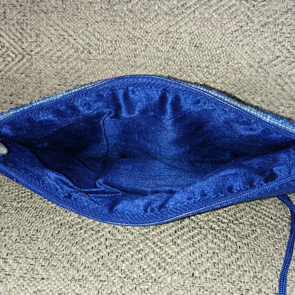 Bamboo Trading Company Sand Dollar Beaded Crossbody or Wristlet Bag - Picture 7 of 10